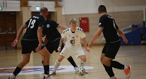 Nehéz csata előtt a futsalosok