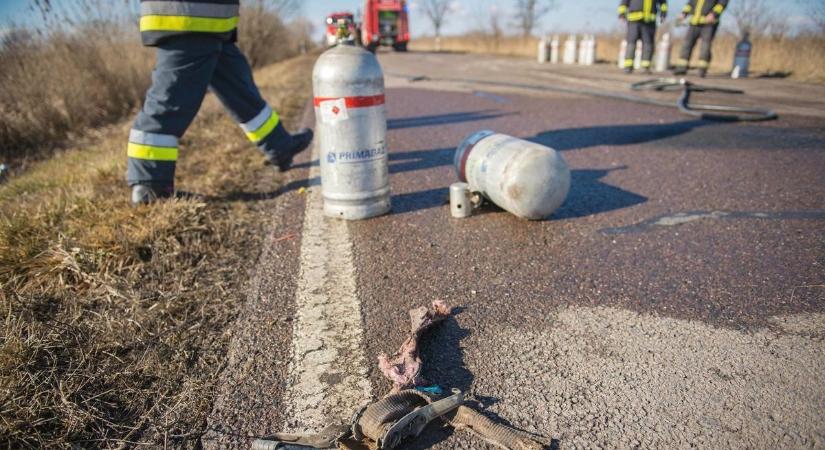 Gázpalackokkal esett el egy motoros Kabán