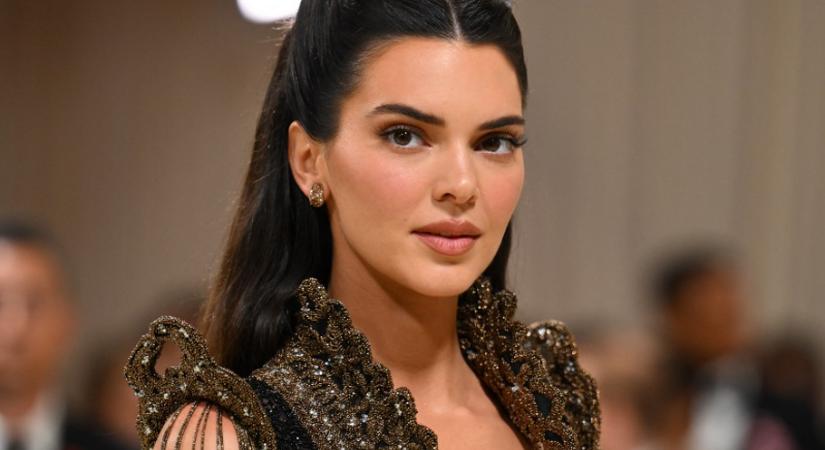 Kendall Jenner erre a népszerű parfümre esküszik, sosem mondana le róla