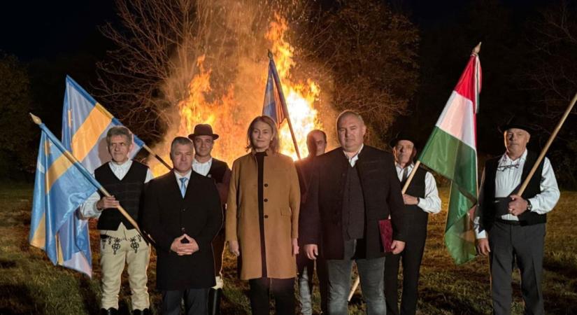 Őrtűz emlékeztetett a székelység törekvésére