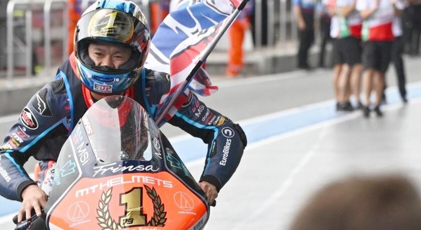 Másfél évtized után ismét japán pilóta lett a világbajnok - Ogura a Moto2 új bajnoka