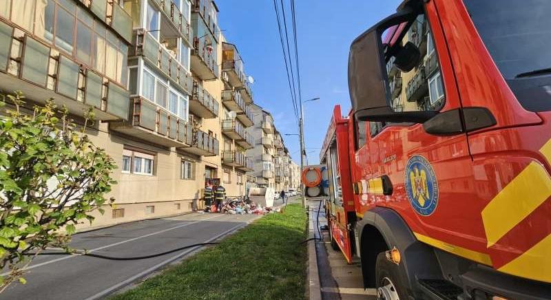 Két idős ember kórházba került, miután kigyulladt a konyhájuk