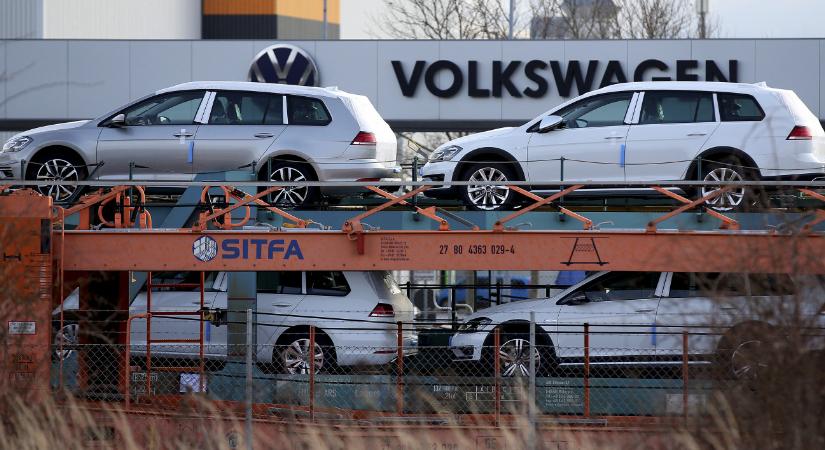 Három gyárát is bezárná a Volkswagen, több tízezer munkahely szűnhet meg