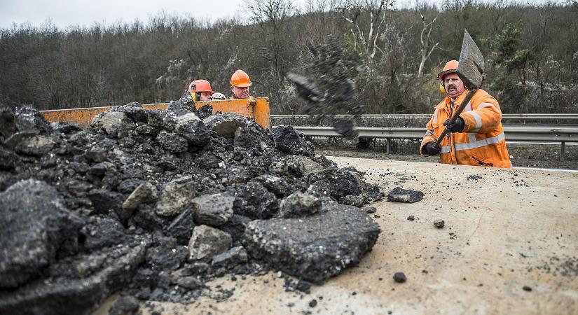 Jövőre kezdődik és négy évig tart majd az M1-es autópálya bővítése