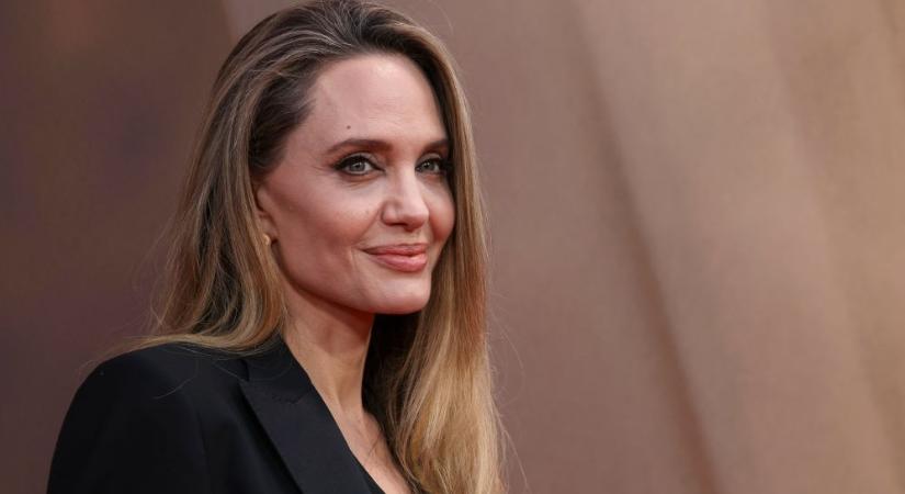 Mi történt Angelina Jolie hajával? Elsőre alig ismertük fel a színésznőt a vörös szőnyegen