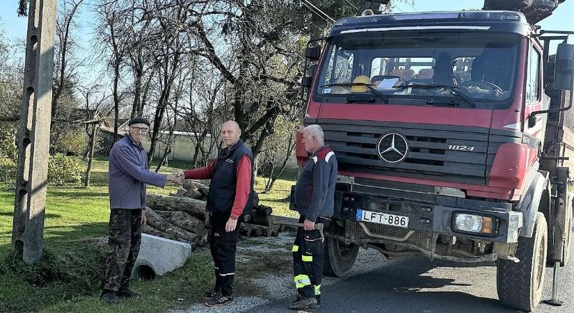 Szociális tűzifa: Kerkabarabáson már a házaknál