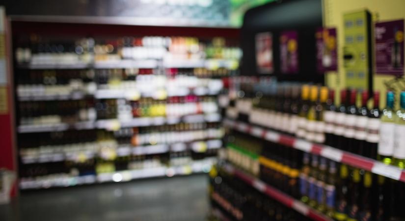 Alkoholt lopott egy győri üzletből