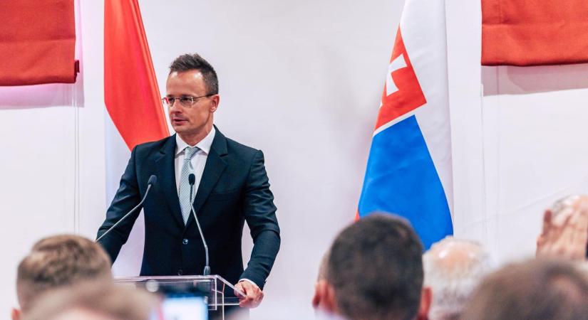 Szijjártó Péter: a kormány minden szükséges lépést megtesz a szlovák államnyelvhasználati törvény ügyében