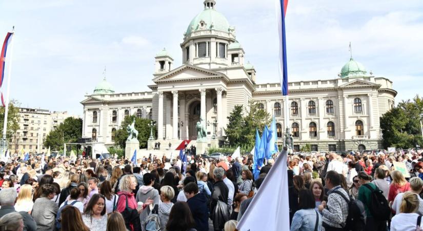 A szakszervezet az üzente a tanároknak, hogy rokonaikat is vigyék ki a tüntetésre