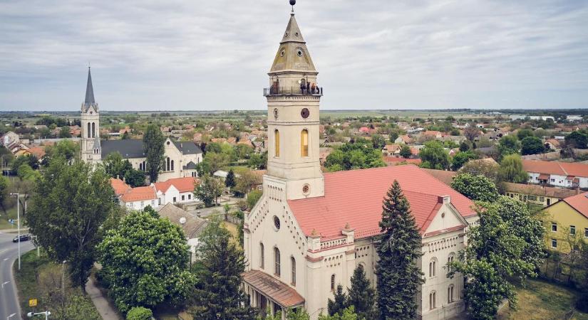 Polgármesteri felajánlás a templomért