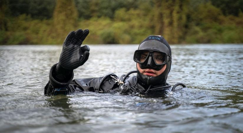 A legváratlanabb helyzetekre is fel kell készülni – így merültek alá a honvédség búvárai  fotók