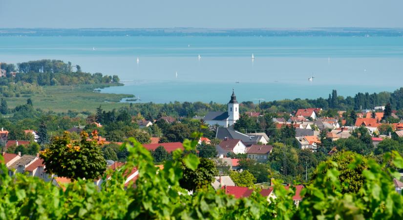 Hatalmas csapást mért a szeptember a balatoni vendégforgalomra