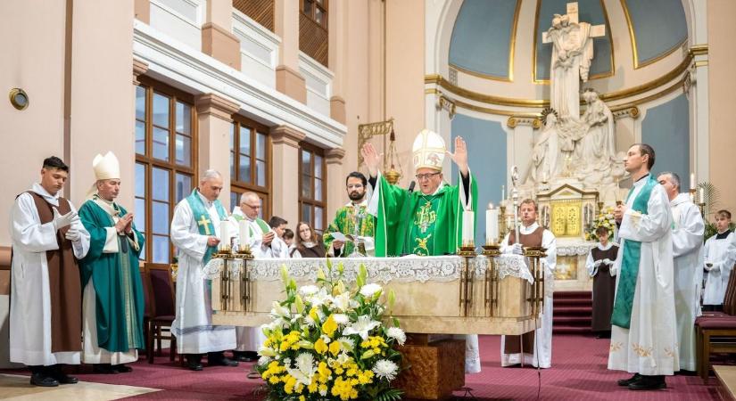 Jézus az üdvösség ajándékát adja nekünk