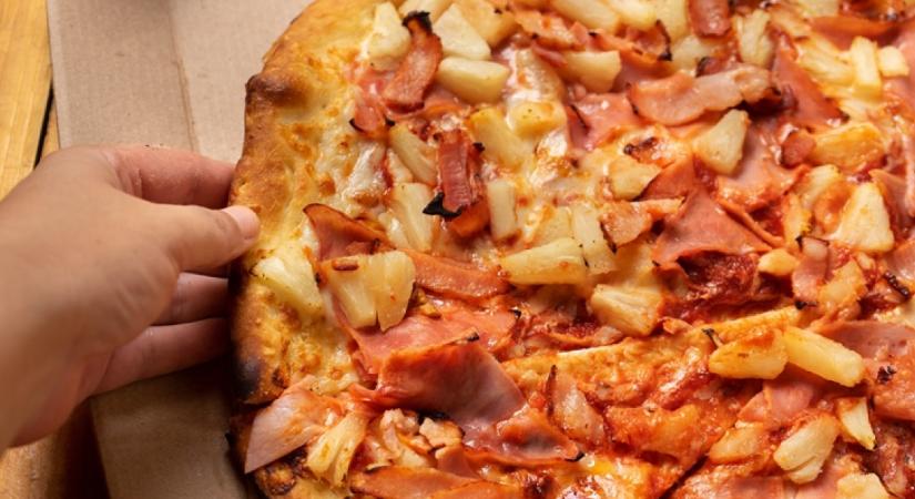 Tényleg törvénybe iktathatják, hogy nem kerülhet ananász a pizzára?