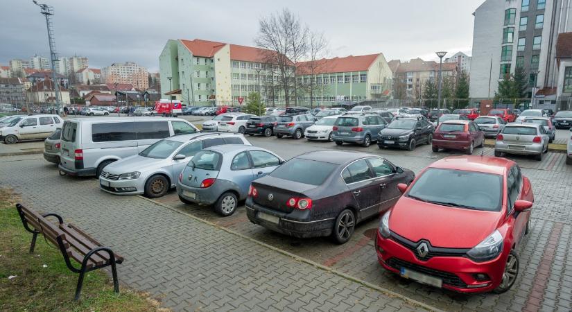 RMDSZ-kampánynyitó és focimeccs miatt nem lehet parkolni az Erőss Zsolt Arénánál szerdán