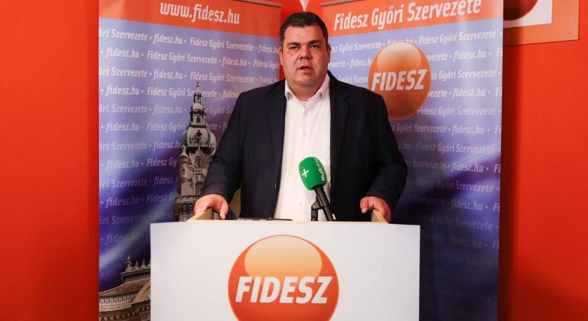 Fidesz-KDNP sajtótájékoztató: Mire elég 15 millió forint?