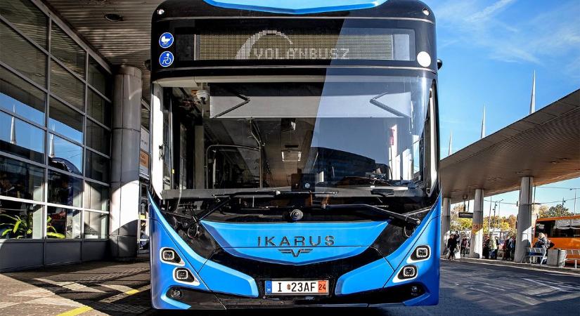 Zöldülnek a buszok: elektromos Ikarusok érkeznek Komáromba és Tatára