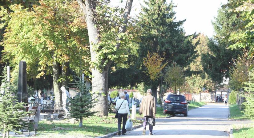 Temetkezési szokások változása: koporsó helyett hamvasztás, sokan hazaviszik az urnát – (GALÉRIAVIDEÓ)