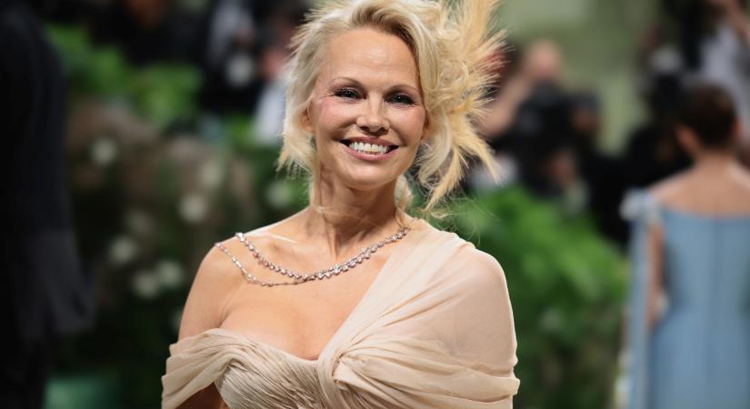 Kanadai álom: Pamela Anderson otthona pont olyan kifinomult és nőies mint ő maga - ezt látnod kell