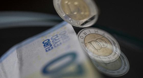 406 közelébe esett a forint a GDP-adat kiadása után