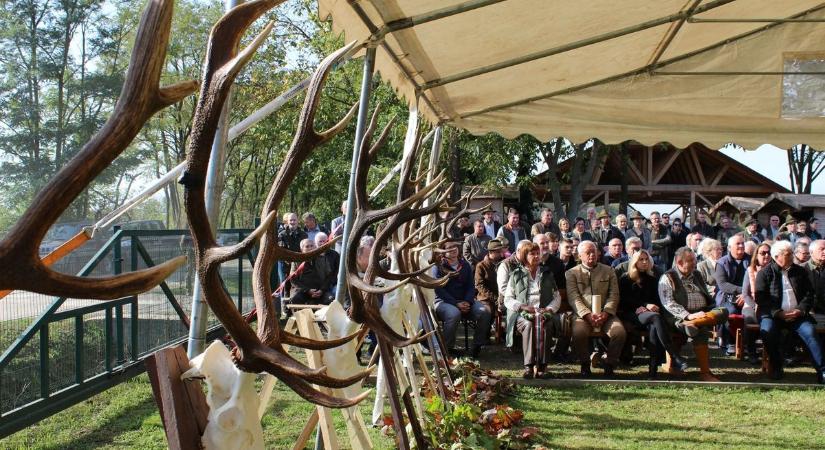 Hal, vad, s mi jó falat - trófeaszemle is volt a Kemenesaljai Nimród Vadásztársaság jubileumi ünnepségén