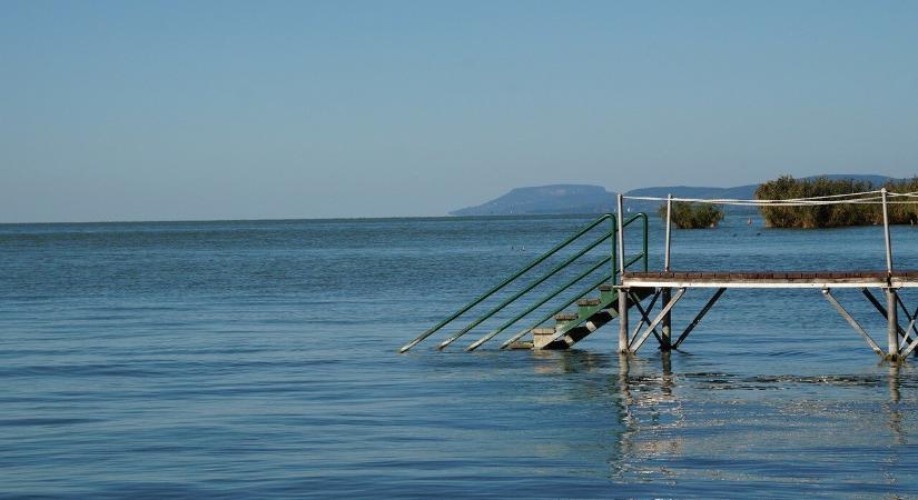 Új strand épült a Balaton partján egy használaton kívüli ingatlanon