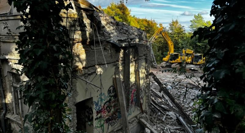 Lerombolt műemlékek és szétvert zöldkörnyezet – Budán még mindig tombol a lakóparkbiznisz