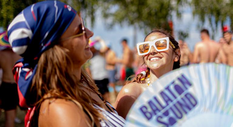 Zamárdi nem fogad másik fesztivált a Balaton Sound helyett, adóemeléssel pótolják a kiesést