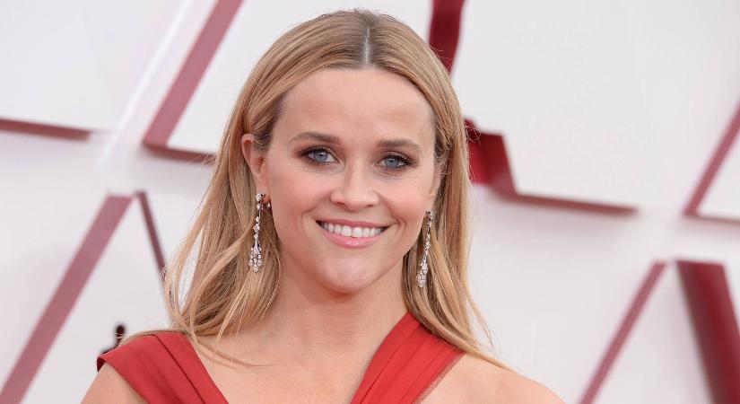 Reese Witherspoon a ritkán látott fiával gálázott, el is vitték a show-t