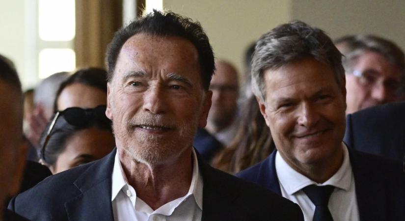 Schwarzenegger szerint le kell zárni az USA történelmének ezt a fejezetét, ezért Harrisre fog szavazni