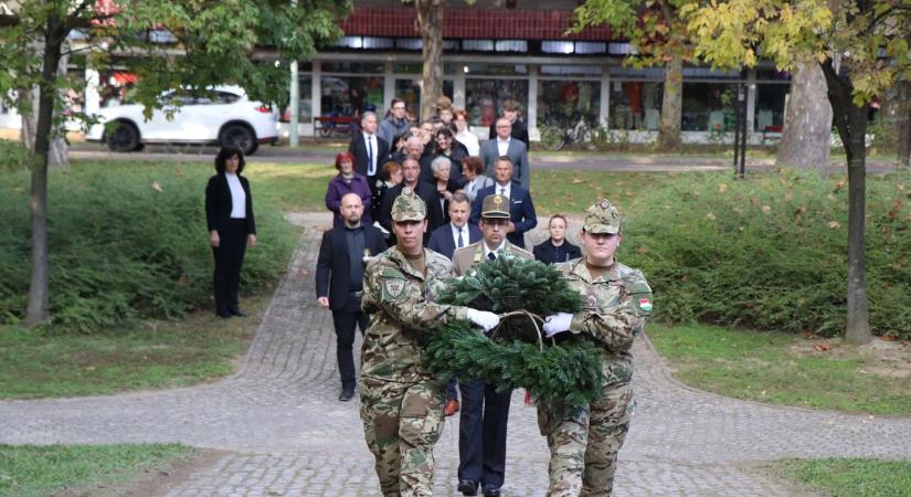 Hősi halottaira emlékezett Csongrád – galériával