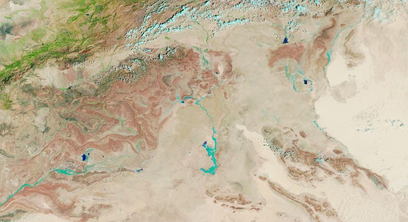 Még az űrből is látszik, hogy tavak jelentek meg a Föld egyik legszárazabb helyén