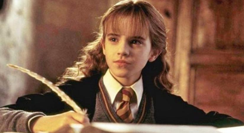 Mit írt a valóságban Hermione a papírra a Harry Potter egyik jelenetének forgatása közben?