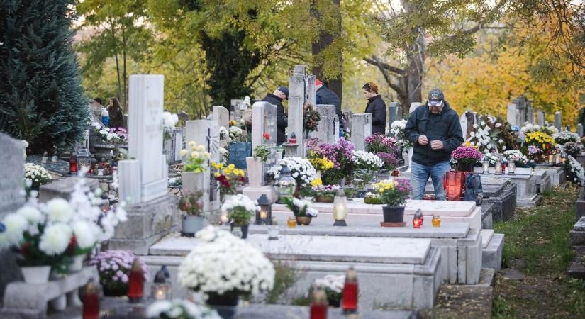 Könnyen tüzet okozhatunk a temetőkben, ha nem figyelünk