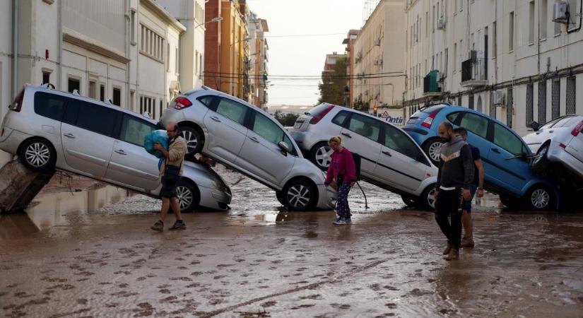 „Csapdába estünk, mint a patkányok” – pusztítást hagyott maga mögött a valenciai áradás