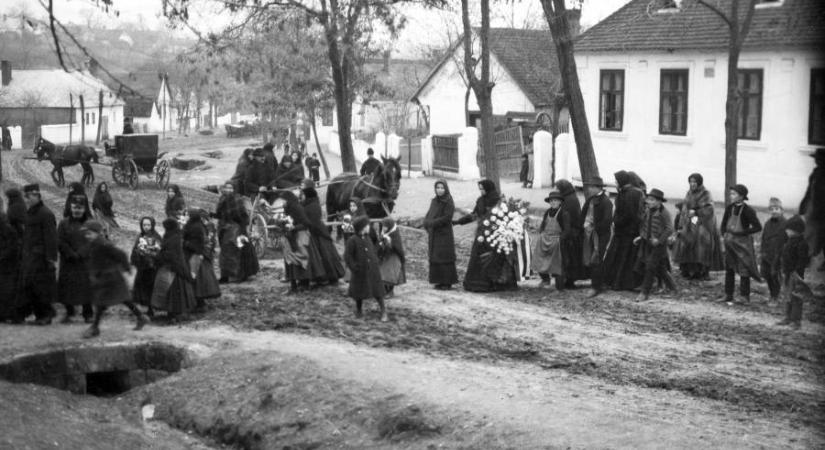 A. Túri Zsuzsa versei