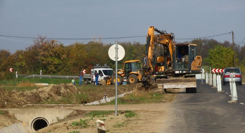 Egy kilométeren újítják fel a csatornahálózatot