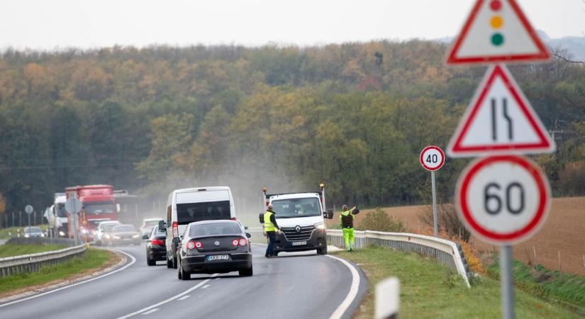 Megszűnt a félpályás korlátozás a 76-os főúton