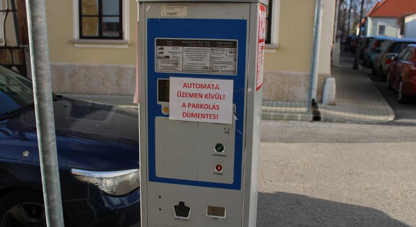 Három napig ingyenes lesz a parkolás Esztergomban