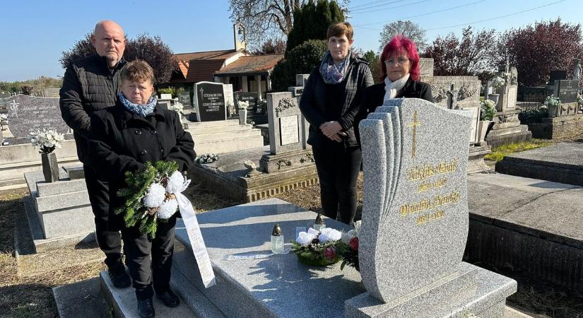 Mezőtárkány elhunytjaira emlékezett az önkormányzat delegációja