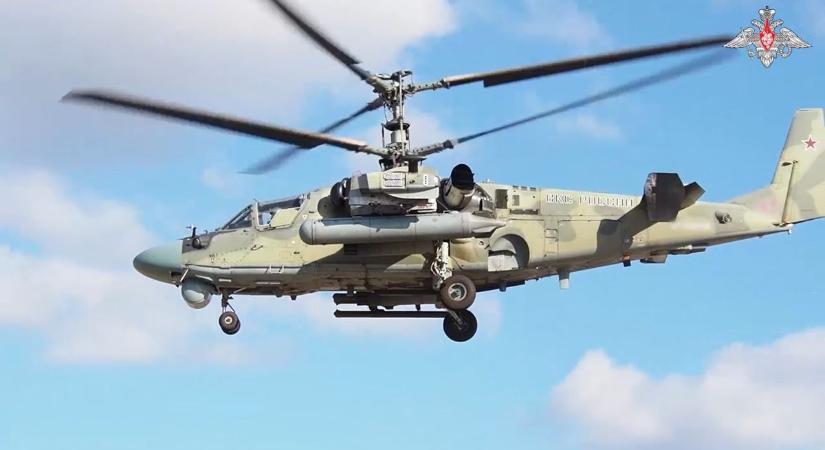 Ka–52M helikopterek és Szu–34 vadászbombázók megsemmisítették az ukránok páncélozott felszereléseit