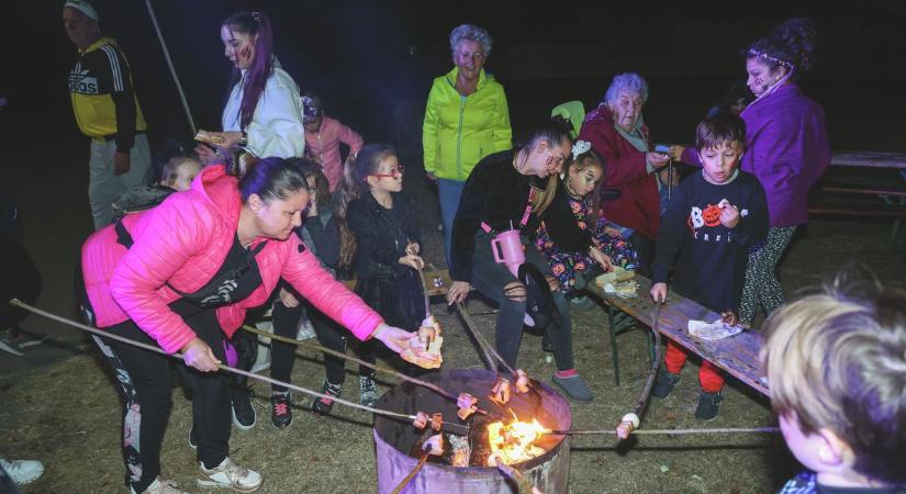 Halloween buli az Algyői Faluházban – galériával, videóval