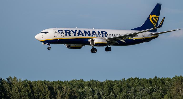 Az áradással sújtott Valenciában hagyta a Ryanair a magyar utasait