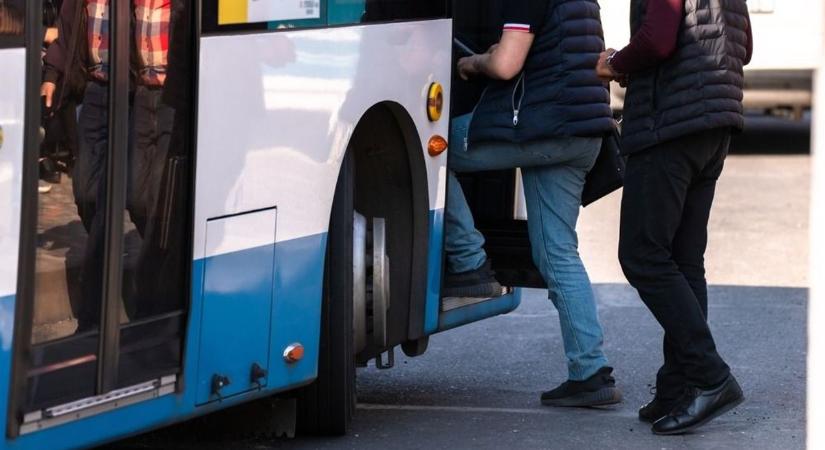 Lesznek buszjáratok a temetőkhöz is Vásárhelyen