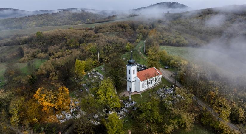 Ma az összes szentet ünnepeljük