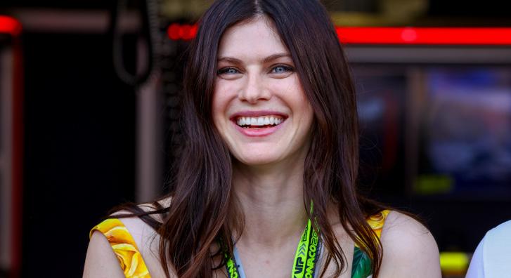 Megszületett Alexandra Daddario babája, hirtelen nem ismerte fel a kicsit