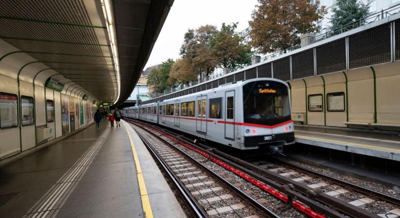 Metrószörföző cseh fiatalok szenvedtek súlyos balesetet Bécsben