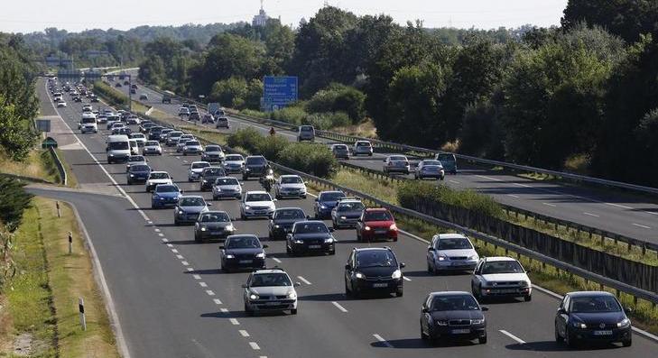 Többen karamboloztak Kápolnásnyéknél: az M3-as autópálya több helyen beállt, kilométeres torlódások az M7-esen