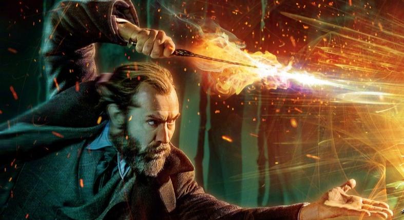 Jude Law felidézte, hogy Rowling milyen titkokat árult el neki Dumbledore-ról, de a Legendás állatoknak a színész szerint is lőttek