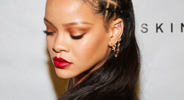 Rihanna már a karácsonyra készül: szupercuki családi fotókat posztolt